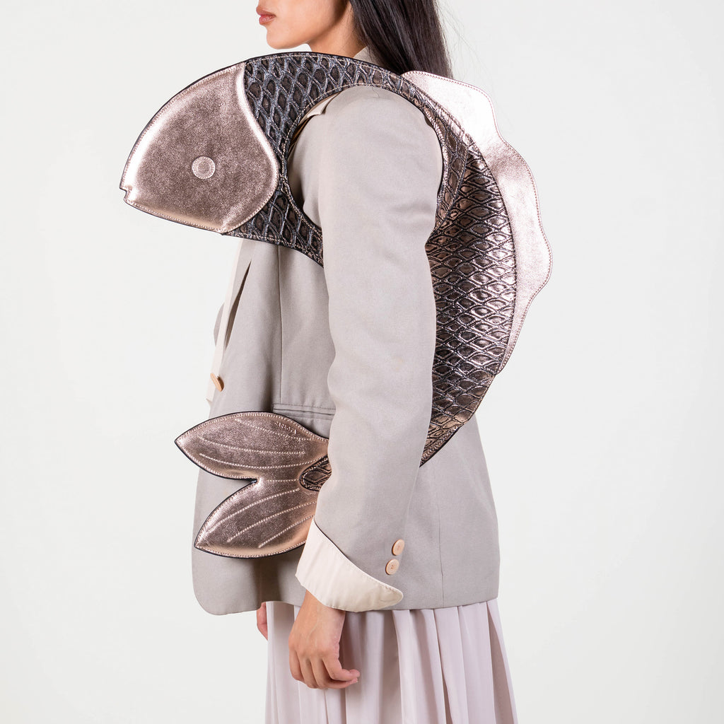 SHOULDER PESCADO ORO ROSA