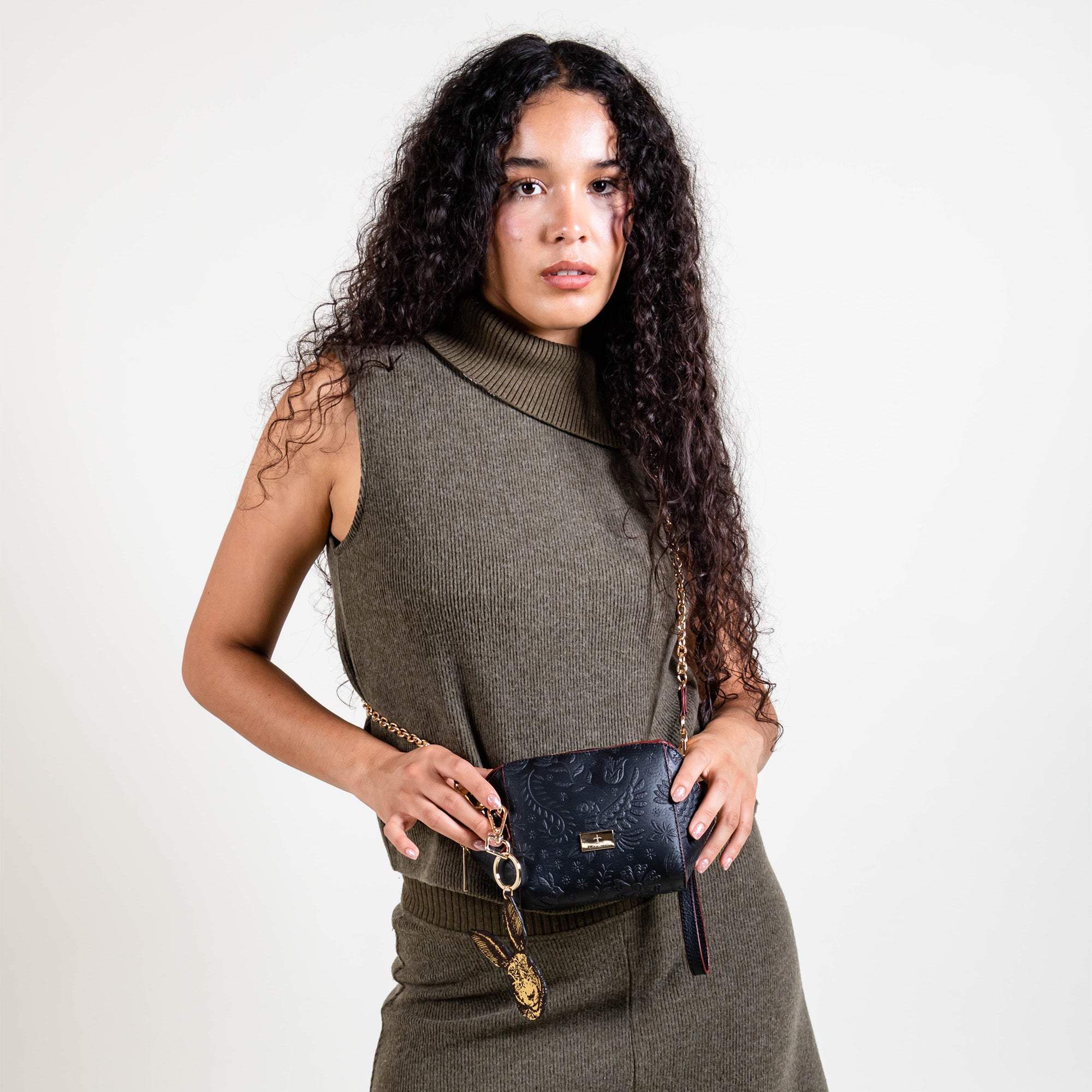 CROSSBODY LIEBRE NEGRO